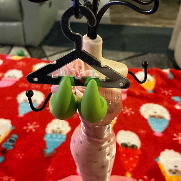 Earrings - Picture 6 of 7